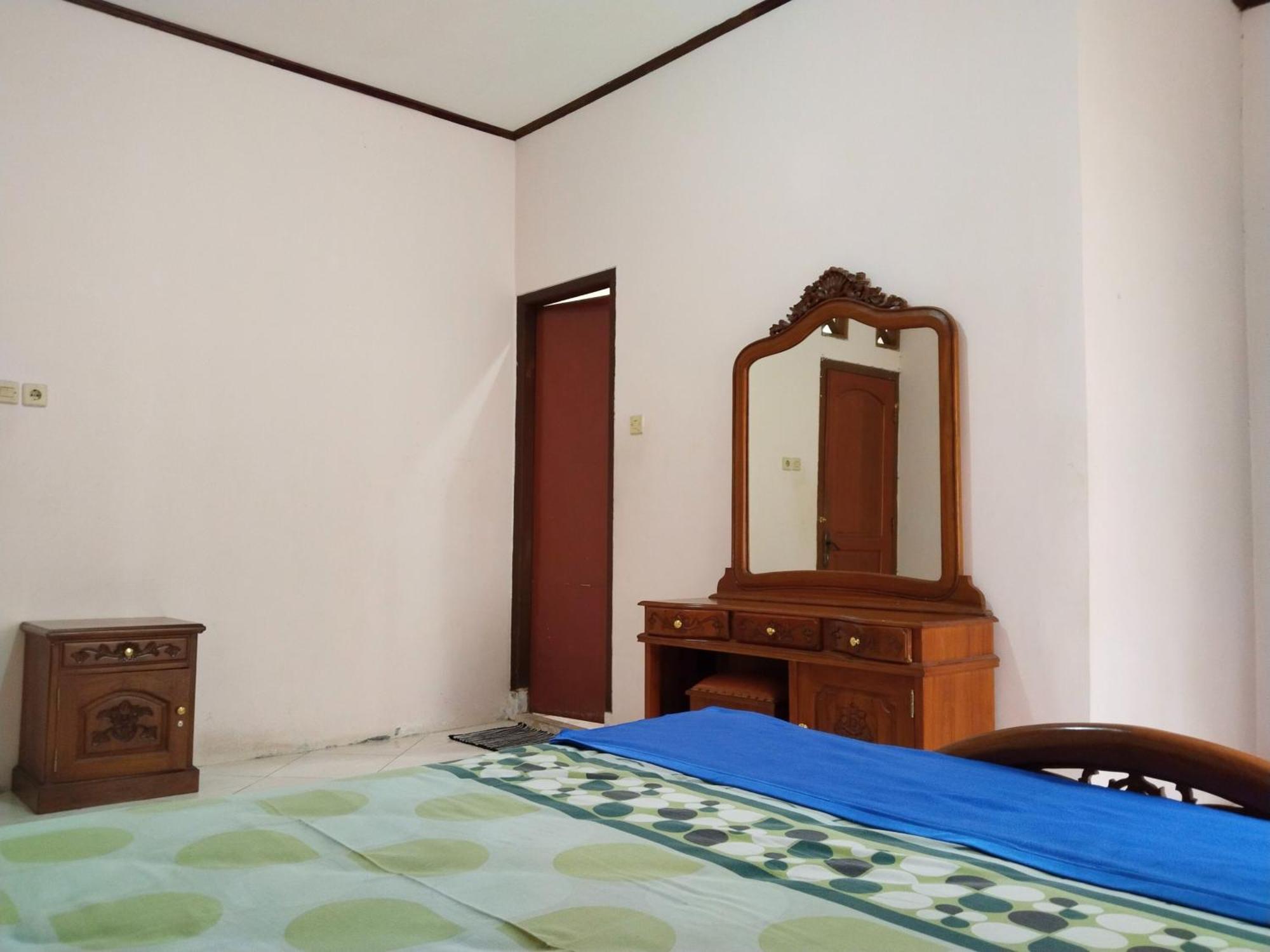 Villa Yustisia Curug 7 Cilember Cisarua Eksteriør bilde