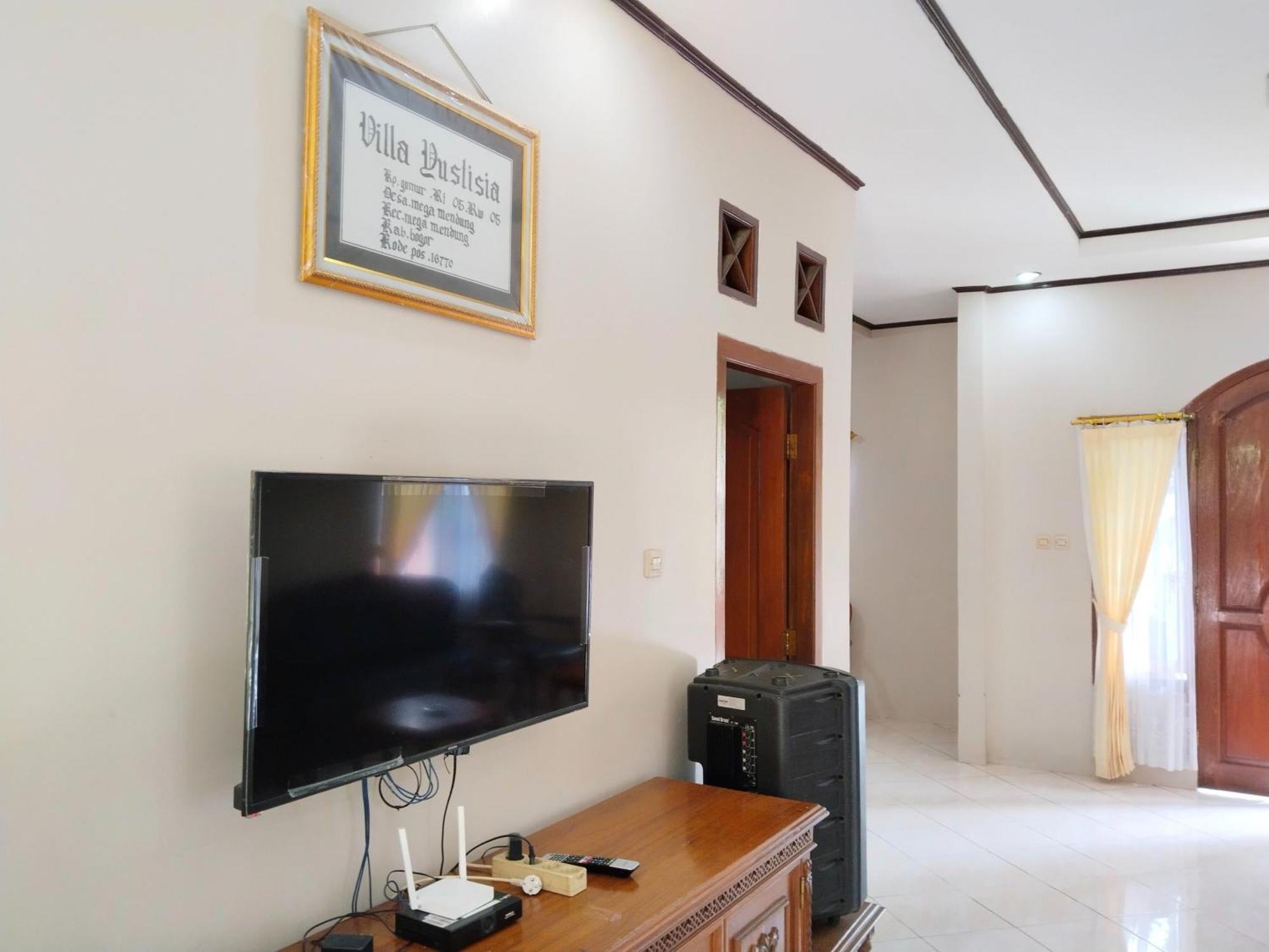 Villa Yustisia Curug 7 Cilember Cisarua Eksteriør bilde