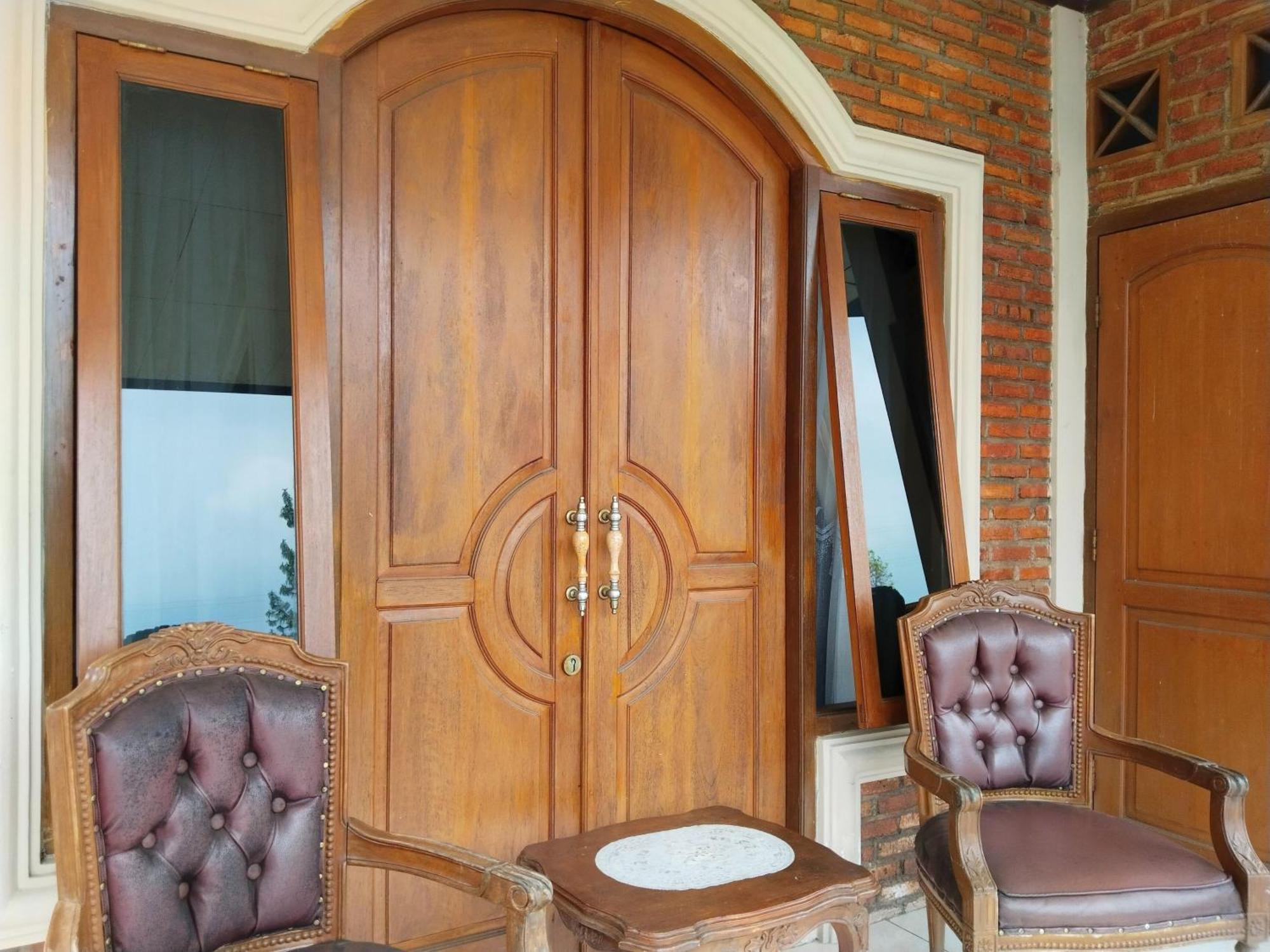 Villa Yustisia Curug 7 Cilember Cisarua Eksteriør bilde